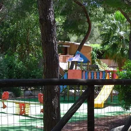 Pinus Village